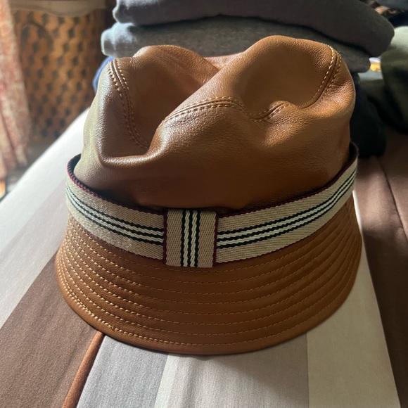 Burberry leather bucket hat - Picture 2 of 4